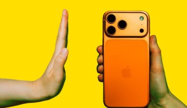 The Economy Is Sputtering as People Keep Using Their Old Phones That Work Fine