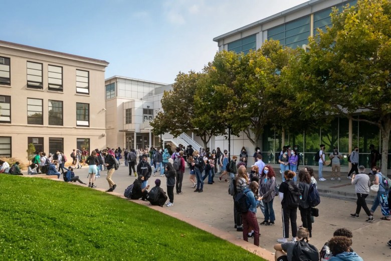 Students on BHS campus