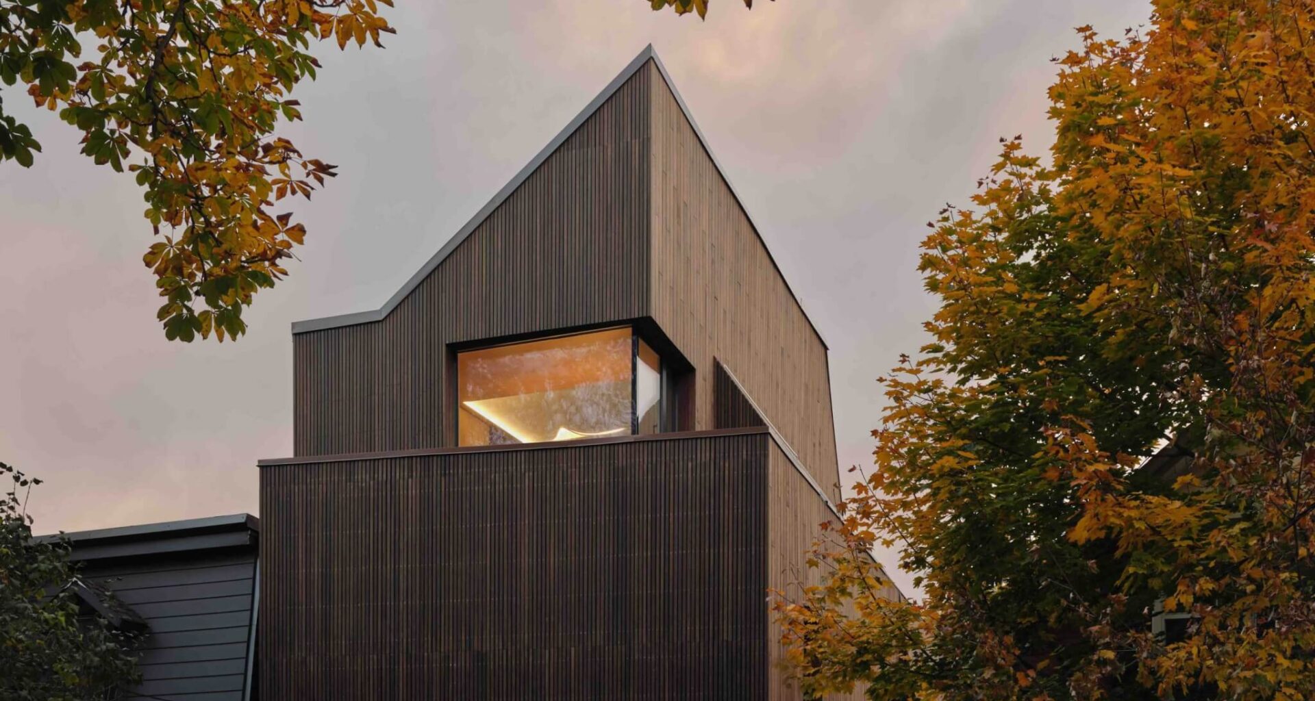 A Passive House by EDGZ Architecture & Design transcends building constraints