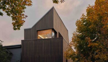 A Passive House by EDGZ Architecture & Design transcends building constraints