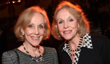 Kessler Twins who performed with Frank Sinatra choose to die on same day