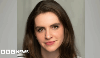 Novelists worried AI could replace them, Cambridge report finds