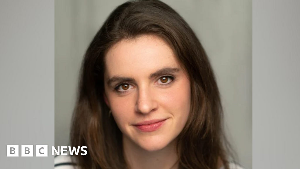 Novelists worried AI could replace them, Cambridge report finds