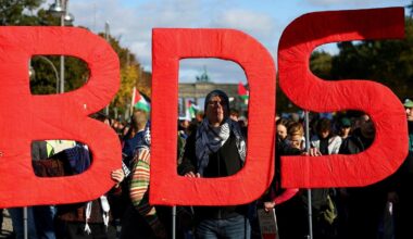 Peter Beinart Wants to Burst Israelis' Echo Chamber and BDS Doesn't Like It