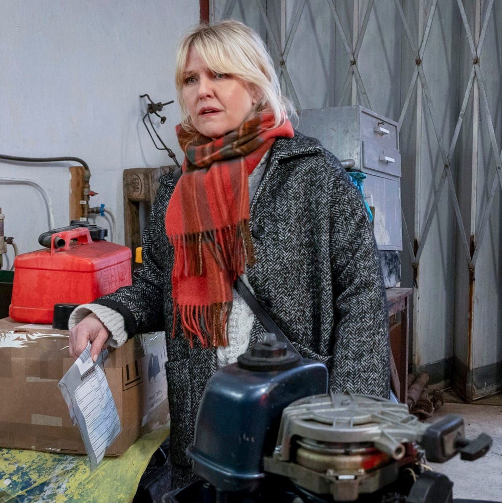 shetland,06 11 2024,1,di ruth calder (ashley jensen);di ‘tosh’ mcintosh (alison o’donnell),itv studios,robert pereira hind