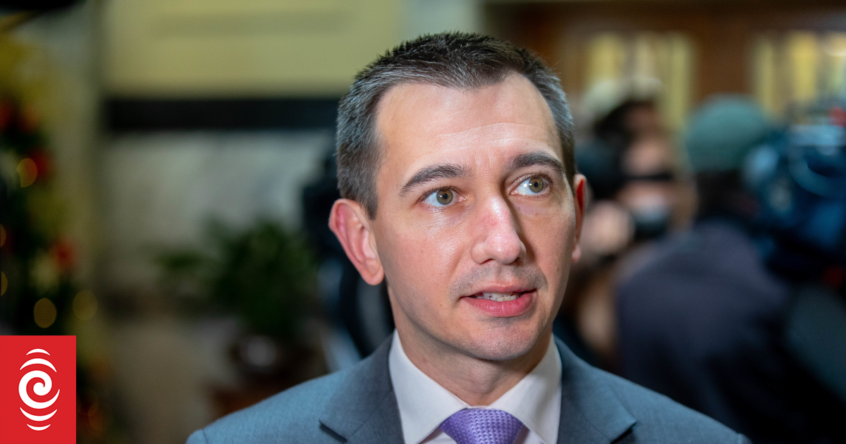 Hospitals to move away from paper records to new digital systems