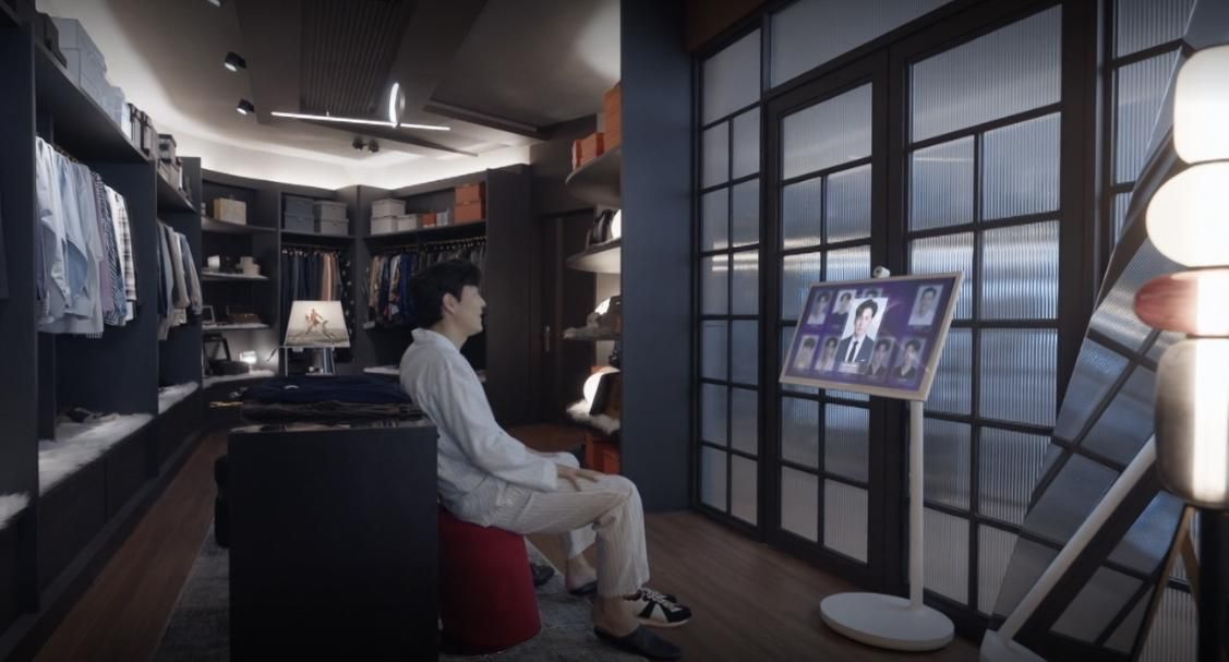 Actor Lee Jung-jae talks to language-based artificial intelligence in a scene from 'Nice to Not Meet You.' Courtesy of Tving