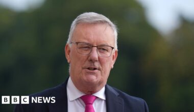 Minster expresses regret over social care workers pay