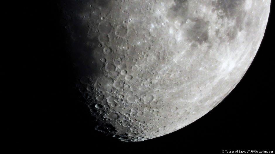 ESA plans for German astronaut to head to moon – DW – 11/27/2025