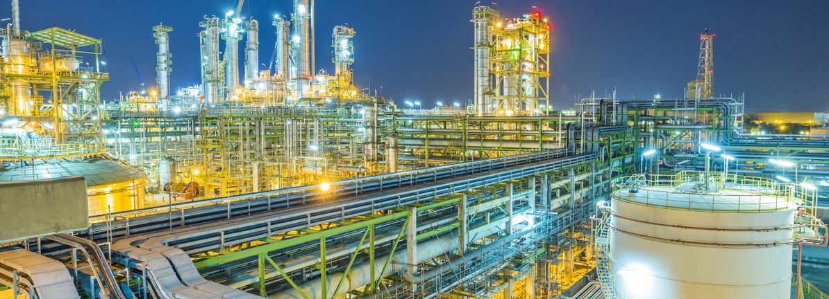 How the Narrative Around TotalEnergies Is Evolving After Recent Analyst and Industry Shifts