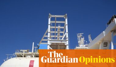 How can Australia convince the world to give up fossil fuels if Anthony Albanese is contradicting himself on gas expansion? | Bill Hare