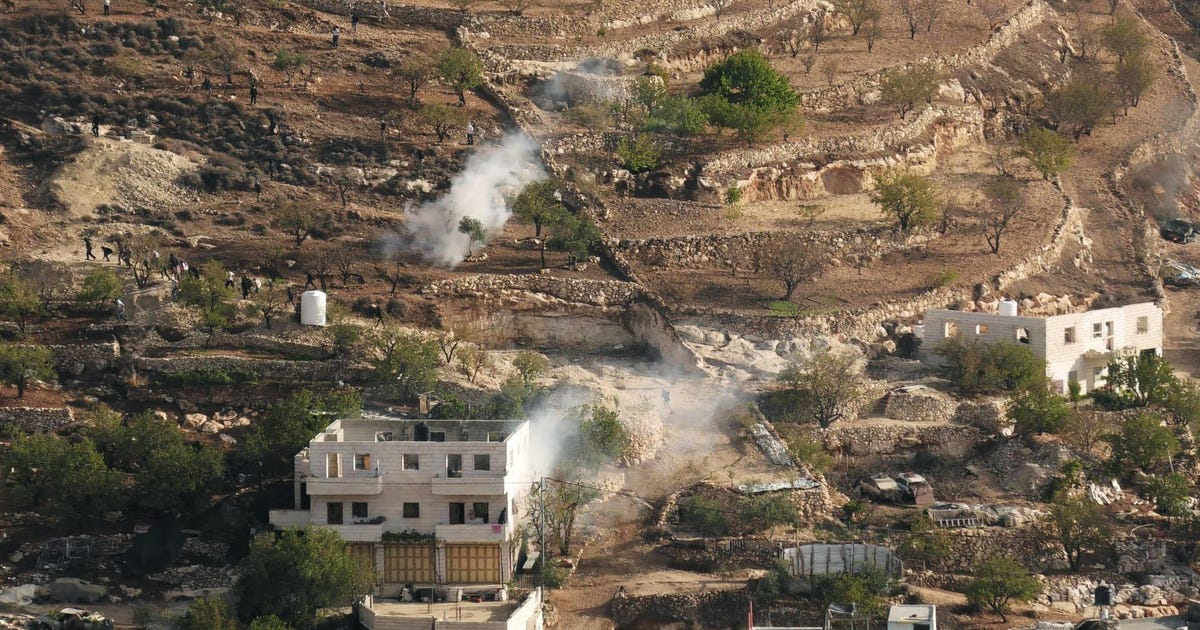 Security officials: Gov't weakened IDF against settlers, West Bank 'on brink of explosion' - Haaretz