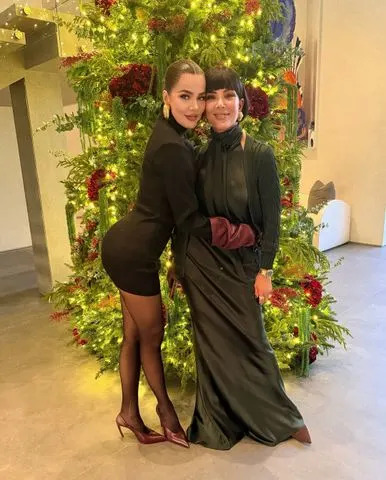 Kris Jenner / Instagram The hair hugged by the Christmas tree