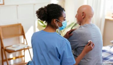 How can Germany make immigrant nursing staff want to stay? – DW – 11/05/2025