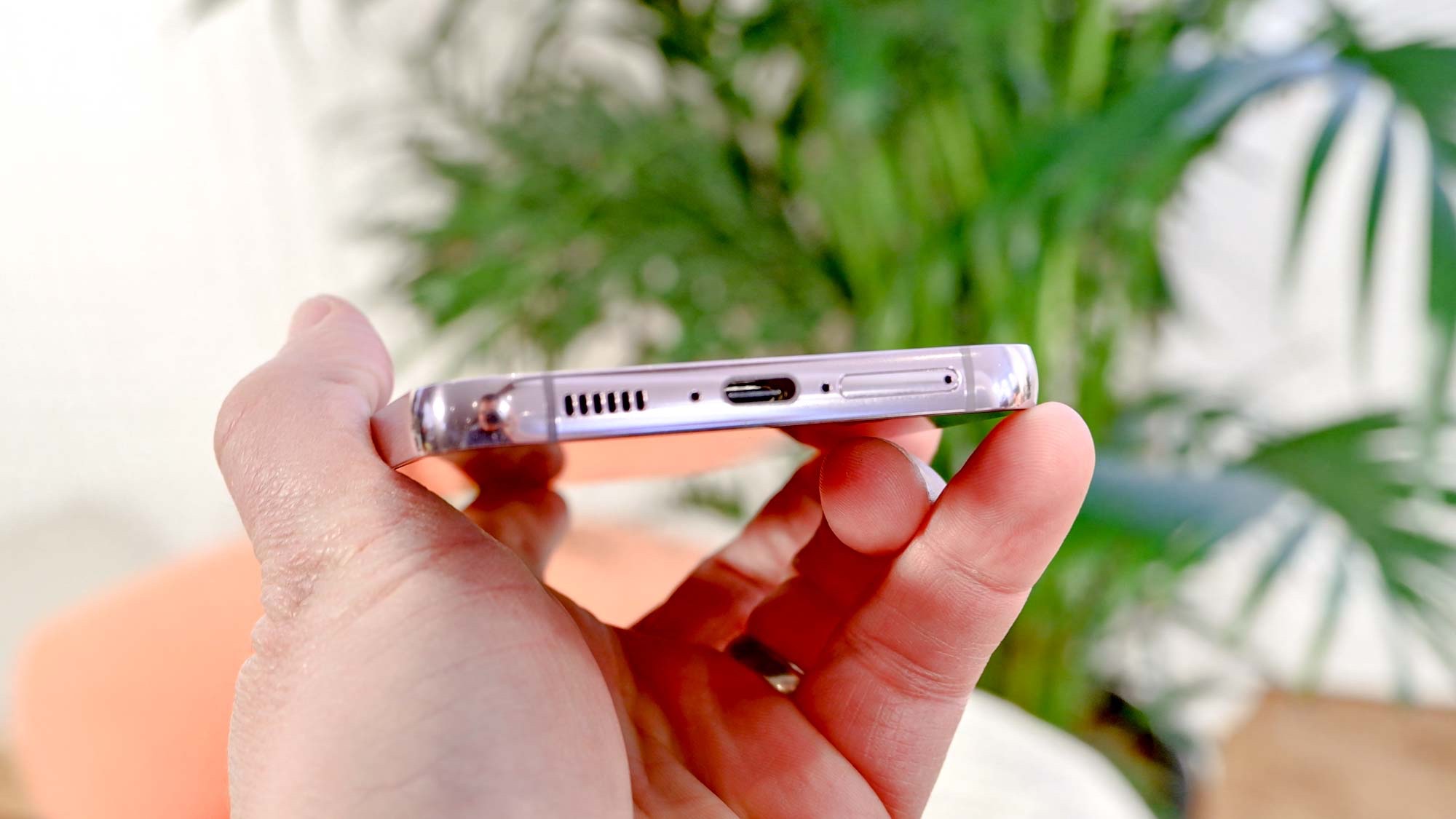 Galaxy S23 charging port