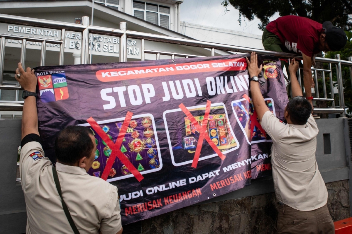 Gambling ads target Indonesian Meta users despite ban