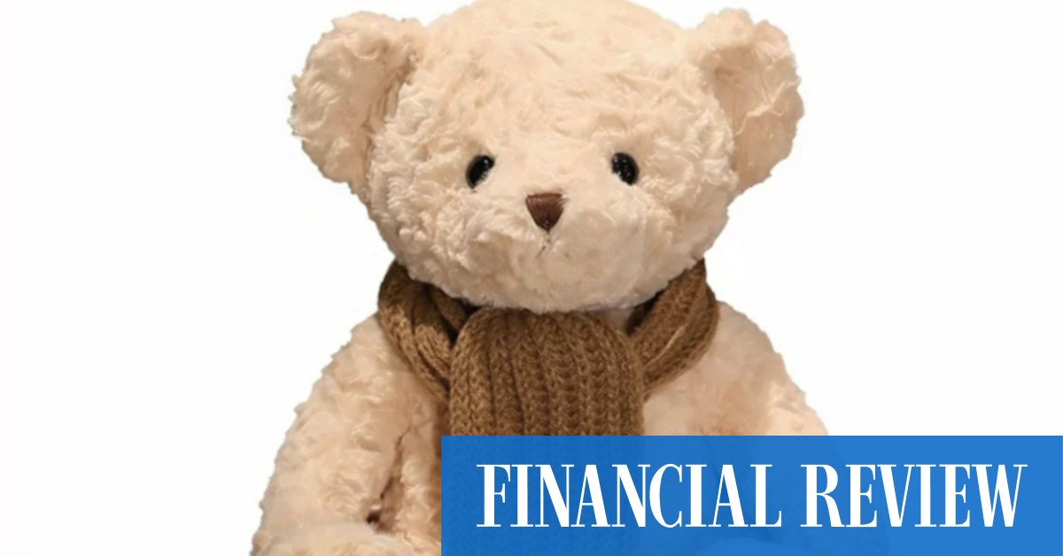 Pieces by Hannah Martin, Pasquale Bruni, Roberto Coin, Completedworks and Ole Lynggaard Copenhagen.