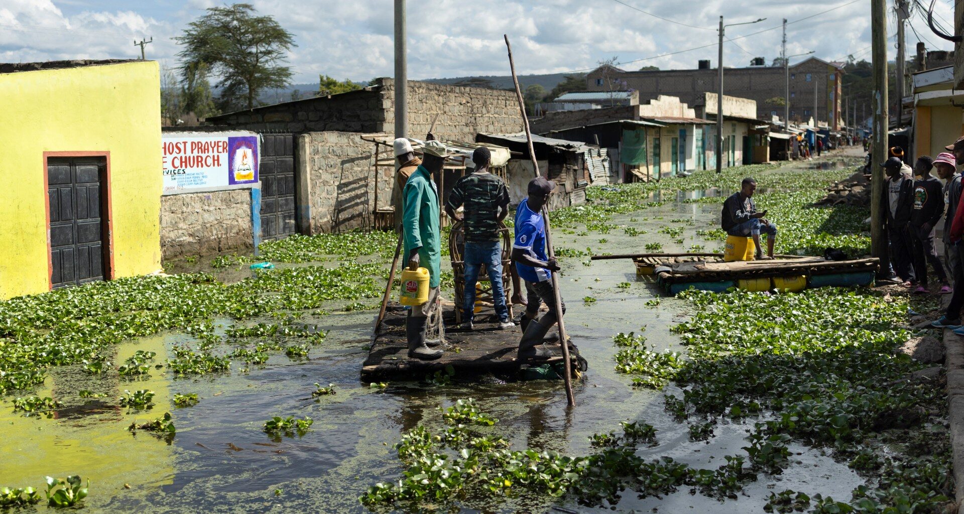 Kenyan lake flood displaces thousands, ruins homes and schools | Floods News