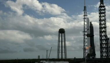 Blue Origin launch of NASA Mars probes on New Glenn rocket delayed by weather, next try set for Nov. 12