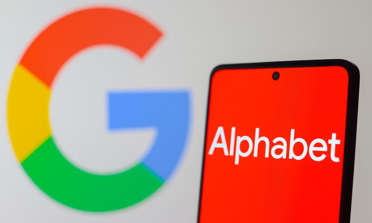 Alphabet’s AI-Related Offerings Help Drive Stock to Record High