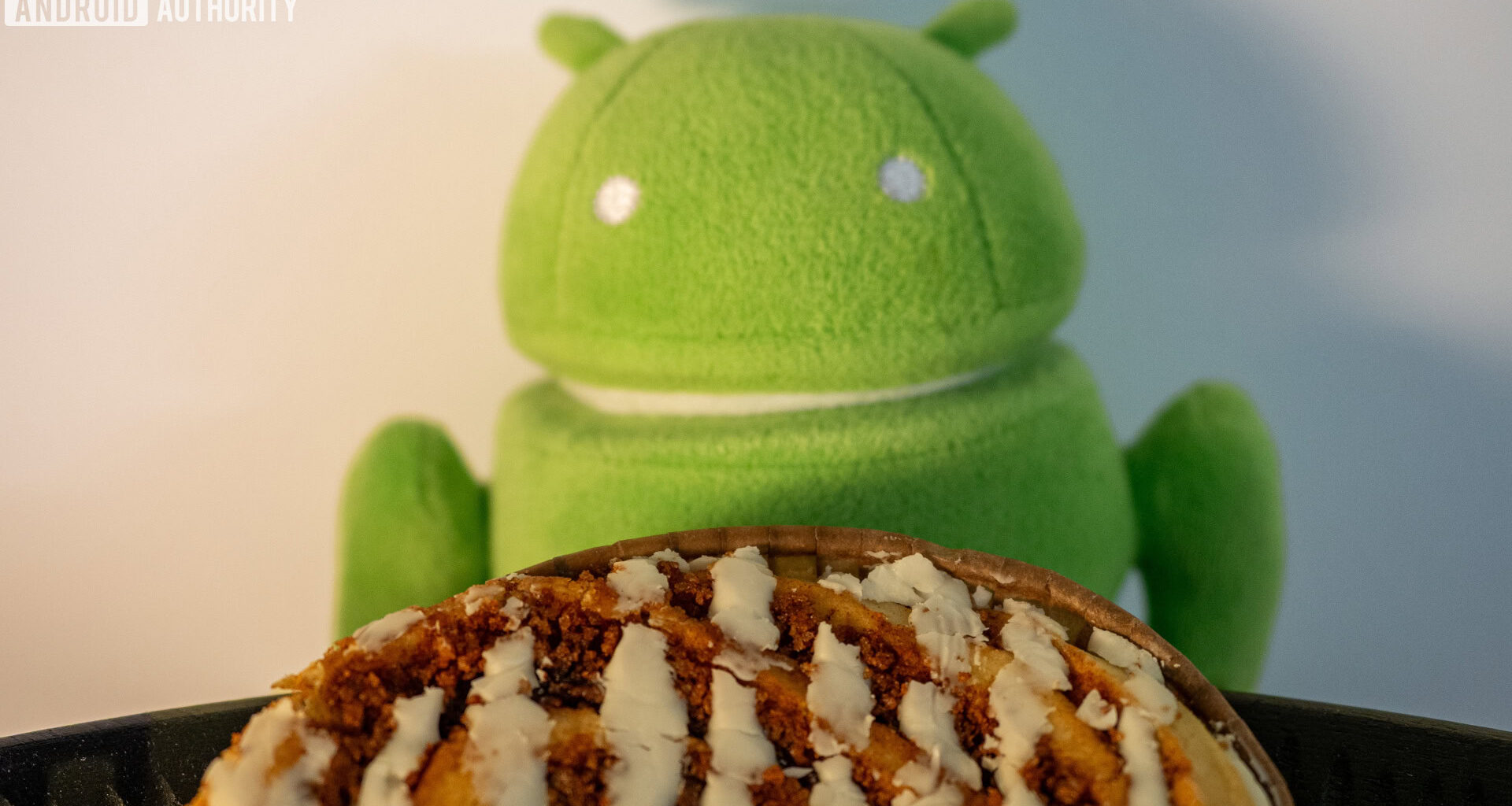 Android 17 Cinnamon bun hero image 2