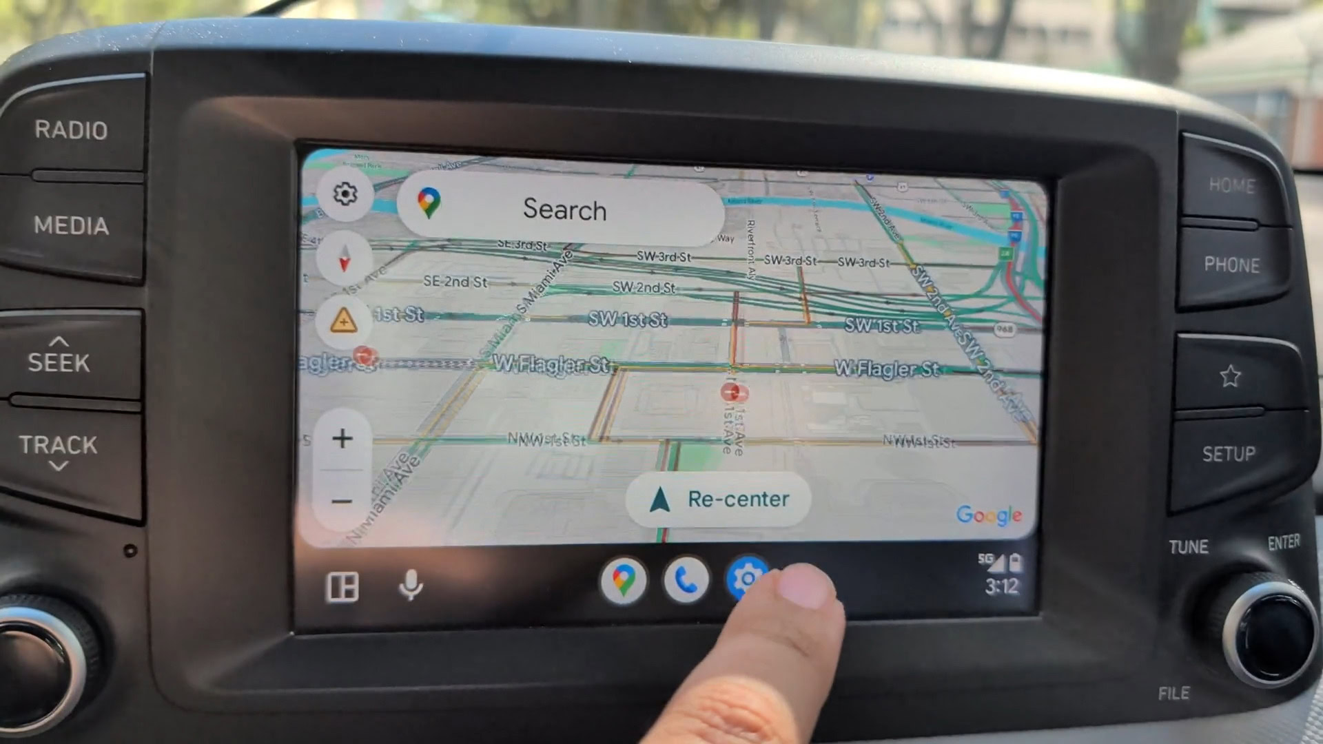 Android Auto Google Maps re center