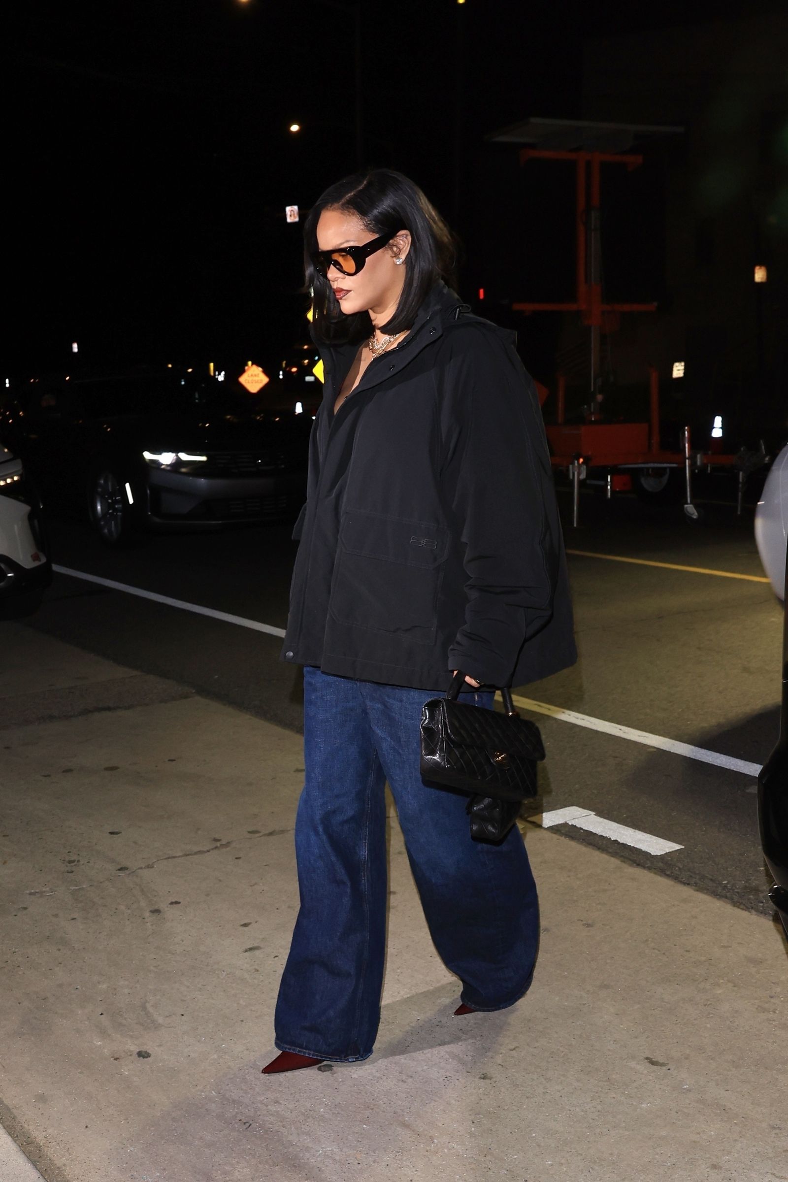 Singer Rihanna enjoys a dinner outing at Giorgio Baldi in Santa Monica