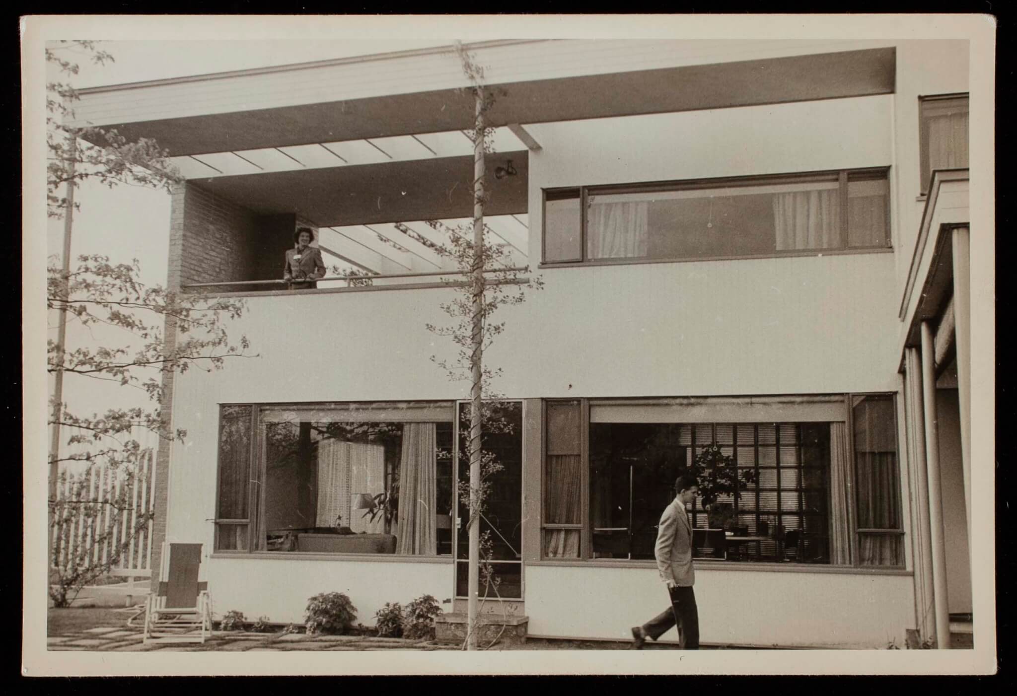 archival image of gropius house