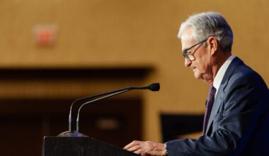 Fed Beige Book: Employers are leaning on AI, freezing hiring, changing hours to avoid layoffs