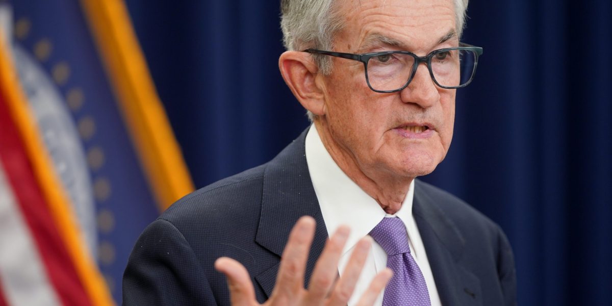 Top analyst sees 'genuine cracks for mid- to lower-end consumers' as the K-shaped economy continues to bite