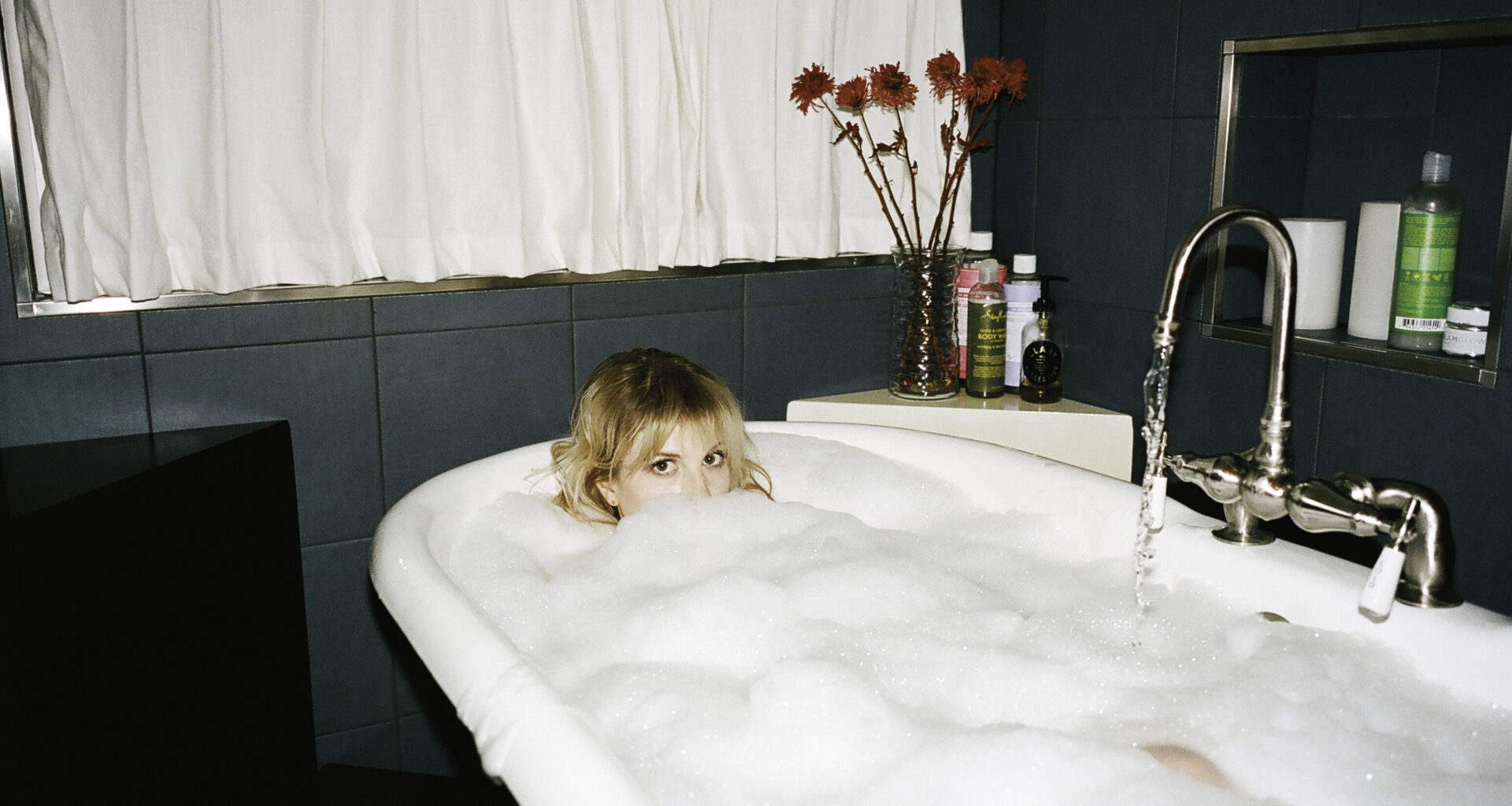 Hayley Williams Invites Us Over