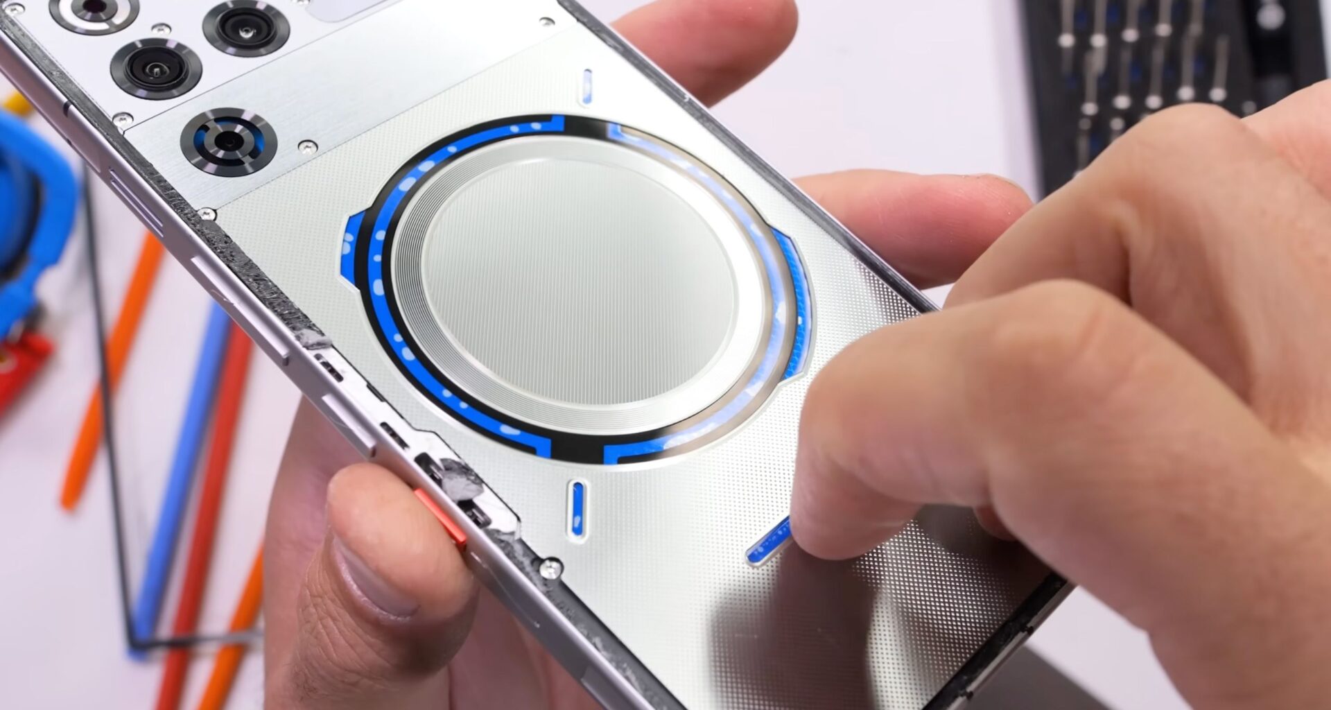 Get a closer look at the RedMagic 11 Pro's liquid cooling in JRE's latest torture test