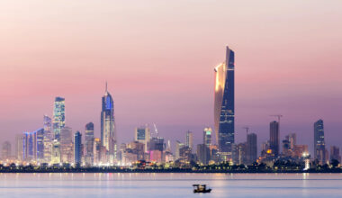 In Kuwait, scientists and economic experts gathered to discuss the country's need to address climate-related challenges that are impacting economic growth.