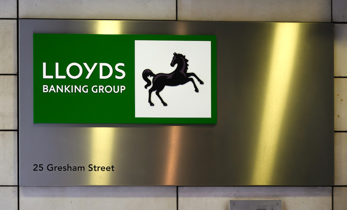 Lloyds Acquires UK Digital Wallet FinTech Curve