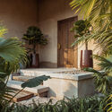 Courtesy of Small Luxury Hotels and Namia River Retreat Namia River Retreat / LJ-Group Landscape Architecture + T3 ARCHITECTS - Interior Photography, Garden, Courtyard