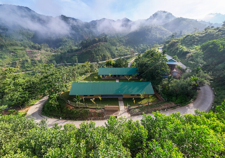 Nuoc Ui School / VTN Architects - Image 1 of 18