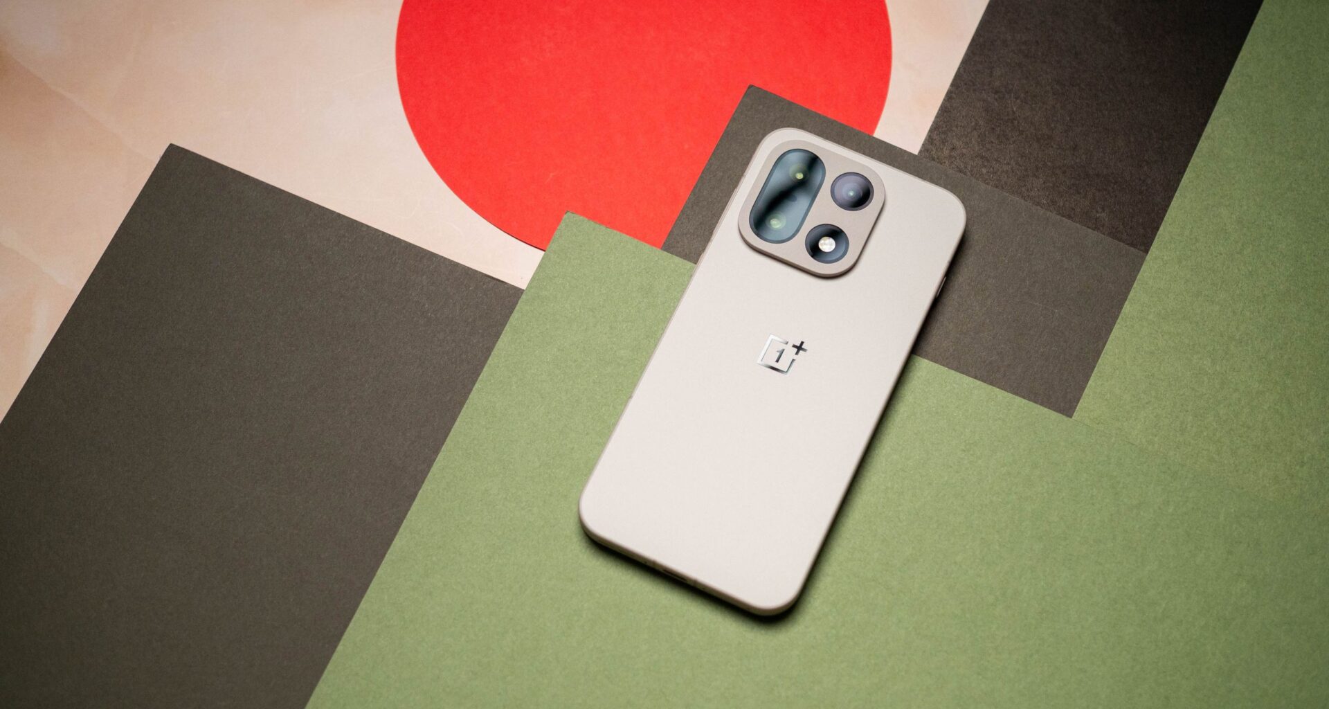 Which OnePlus 15 color should you buy?