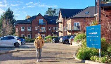 Retirement complex landlord cuts services and hikes fees