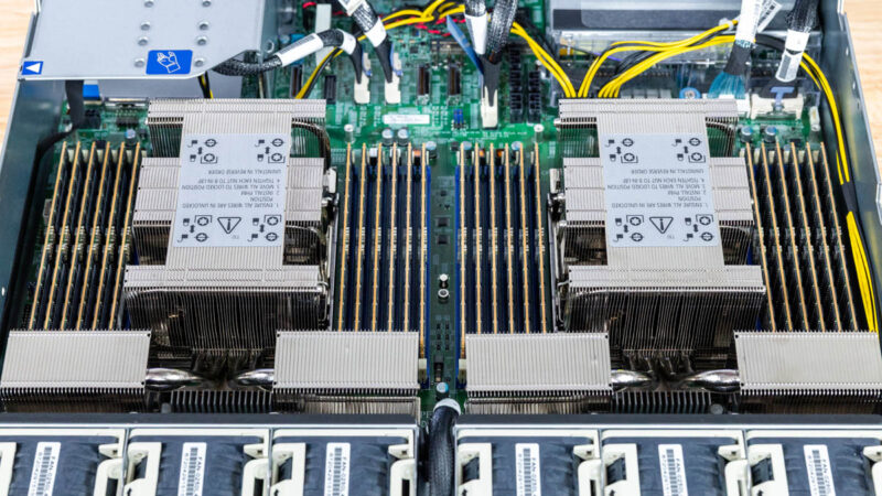 SuperMicro Hyper SuperServer SYS 222HA TN Inside 2