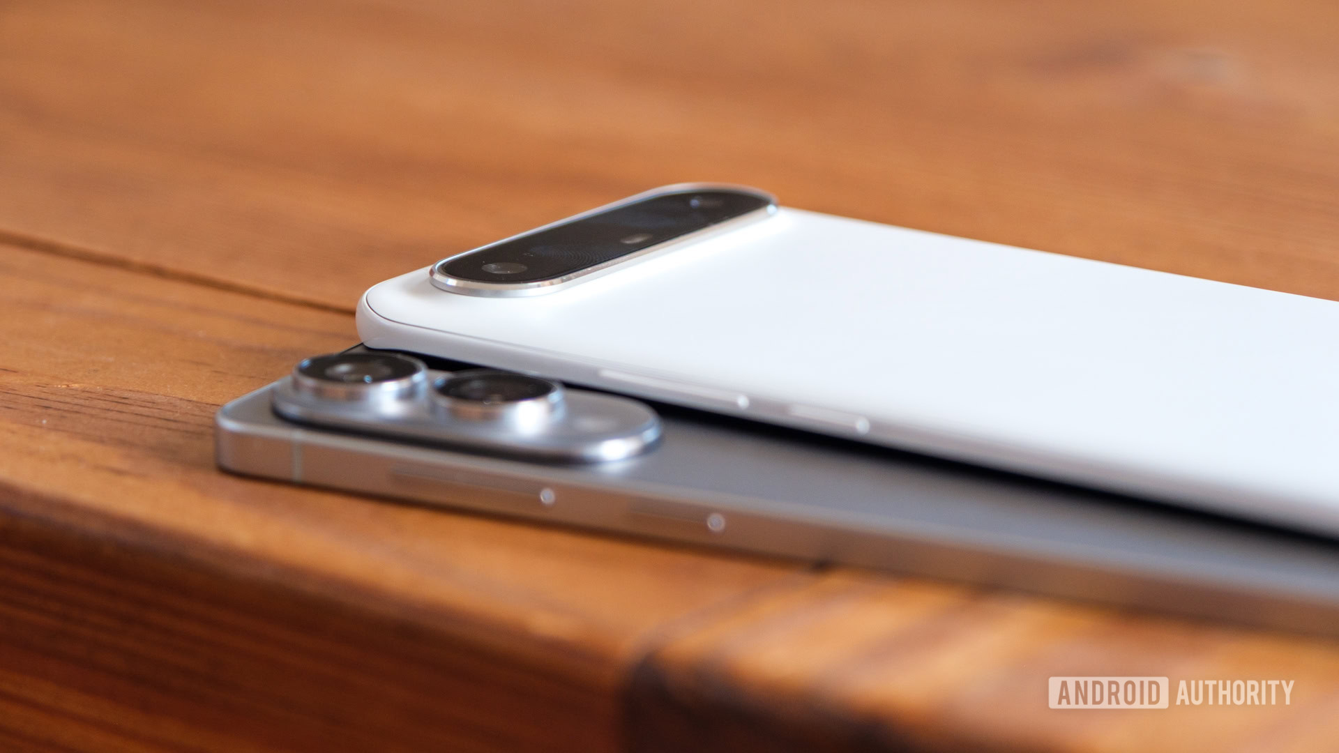 Tecno Slim vs Galaxy S25 Edge 01