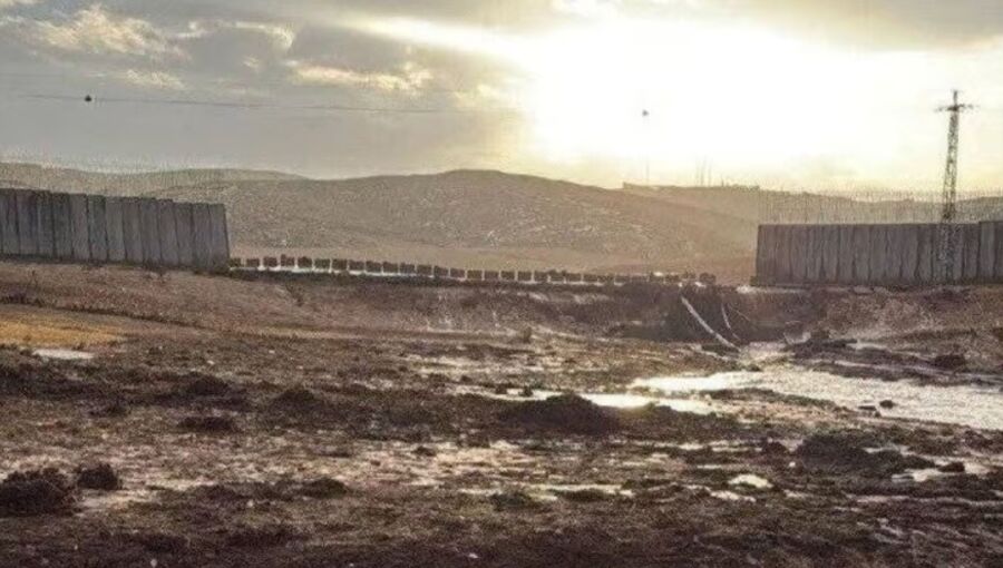 bne IntelliNews - Section of separation barrier collapses in heavy rain in Israel