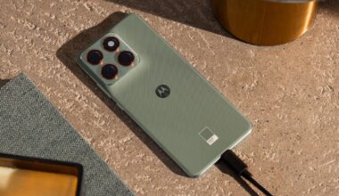 green colorway of the Motorola Edge 70 showing the rear panel