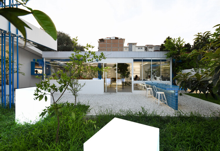 Cafe Zest / VAHID JOUDI STUDIO [Architecture + Design + Construction] - Image 1 of 34
