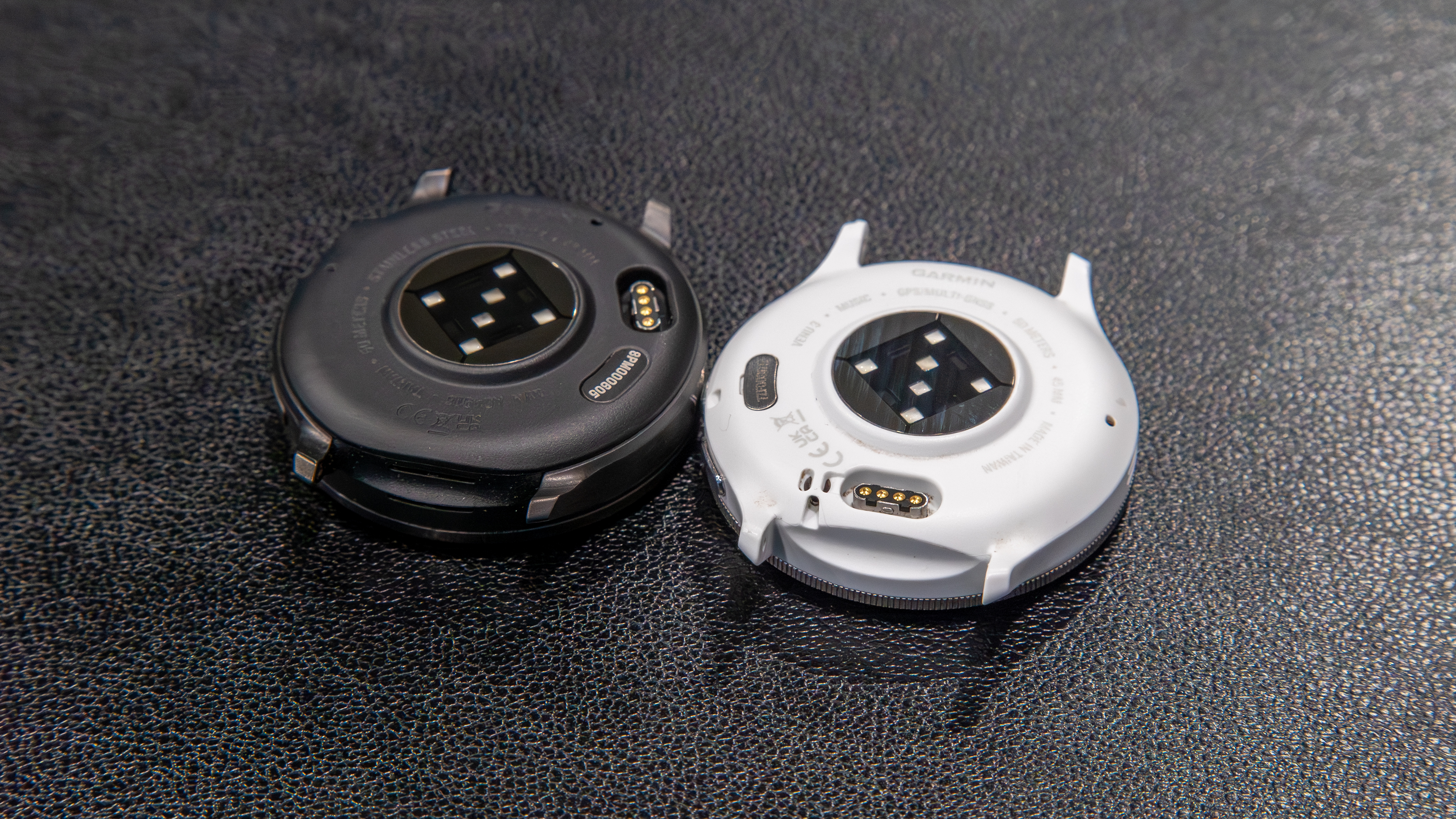 Garmin Venu 4 and Venu 3 upside down