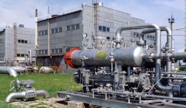 Exploring Valuation After a Strong 48% Rally in 2024