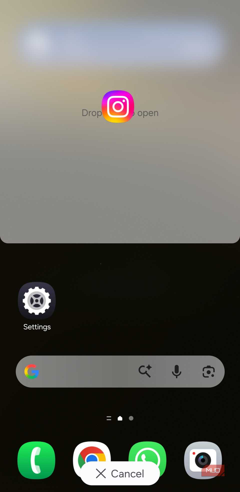 Android phone showing split screen option