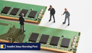 Memory chip prices surge amid strong demand from the AI sector: analysts