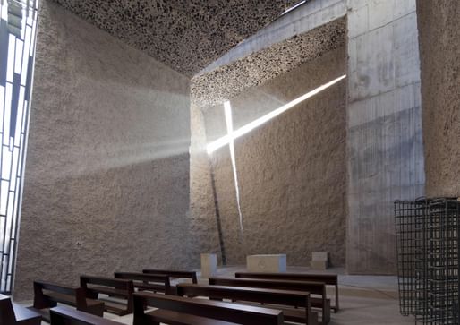 The 2025 World Building of the Year winner The Holy Redeemer Church and Community Center of Las Chumberas by Fernando Menis. Image: © Simona Rota