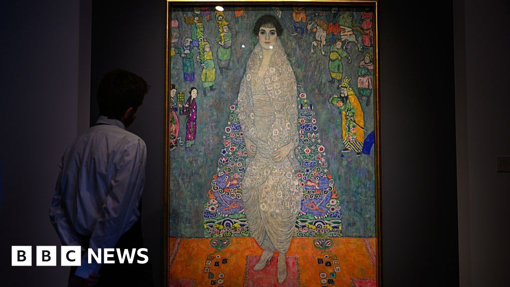 Moment a Gustav Klimt painting sells for record amount