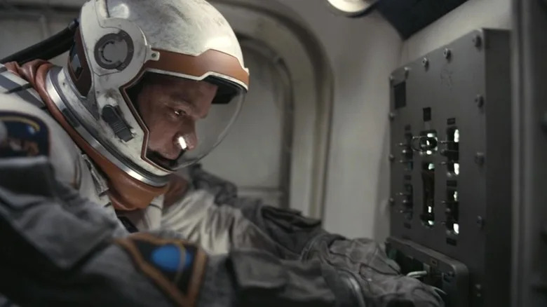 Damon's Dr. Mann tries to manually dock the Endurance in Interstellar